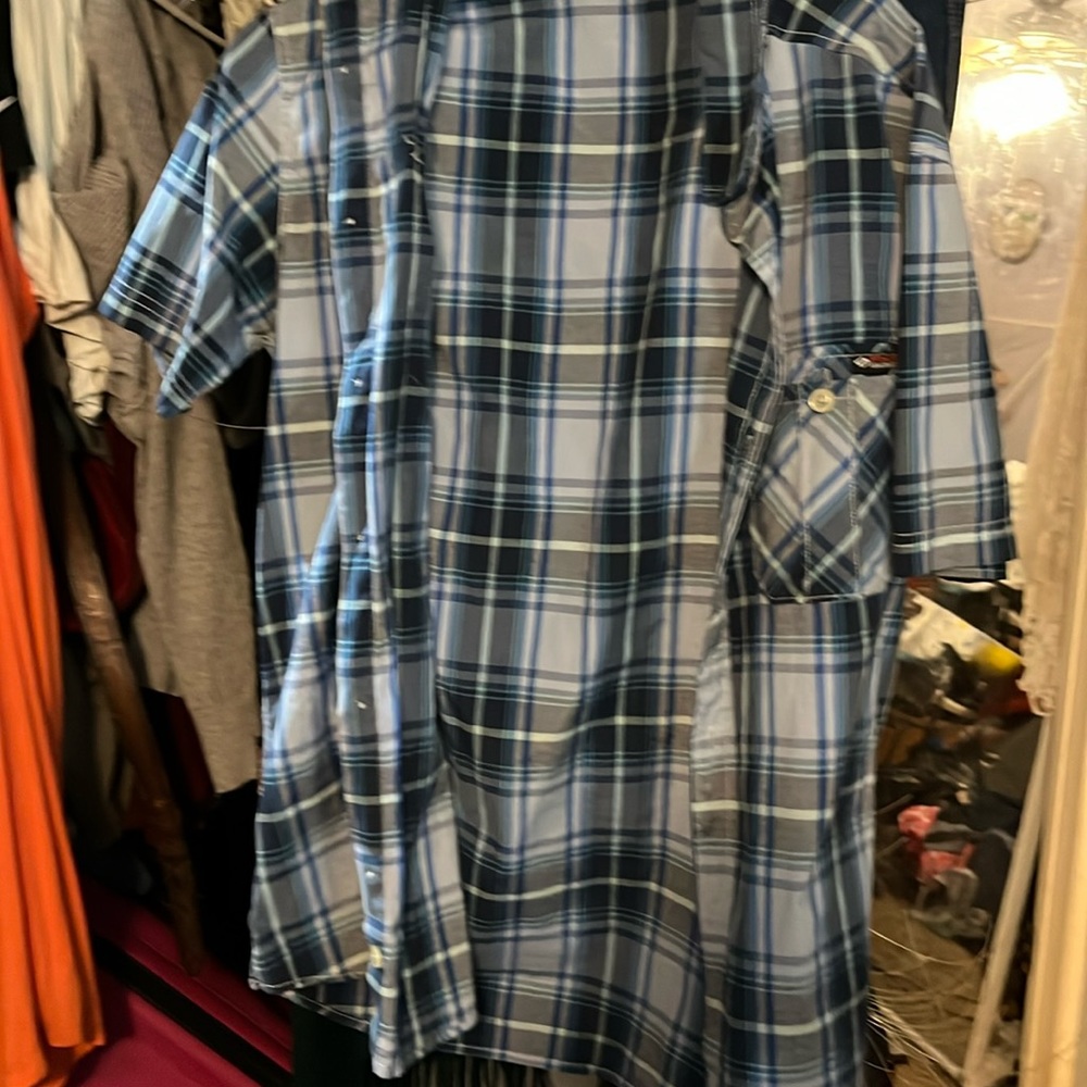 Large men’s enticed shirt